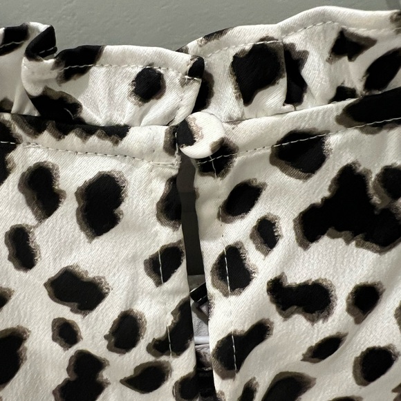Ruffle-sleeve top in leopard satin crepe - Picture 3 of 6